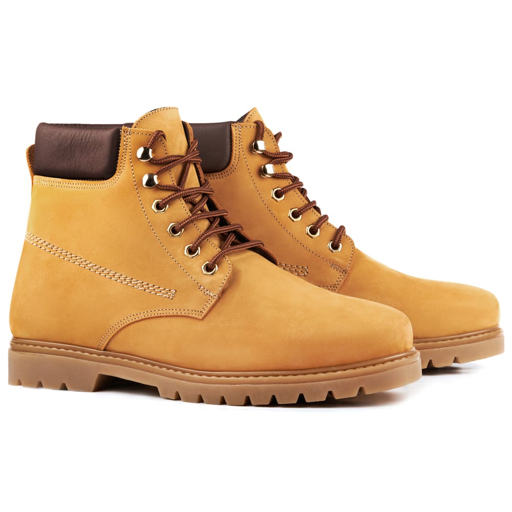 Montana leather. Height increasing shoes. Nubuck leather exterior. Interior fully lined in fine leather.